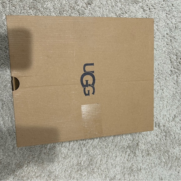 Blacks uggs with bow - Picture 8 of 9